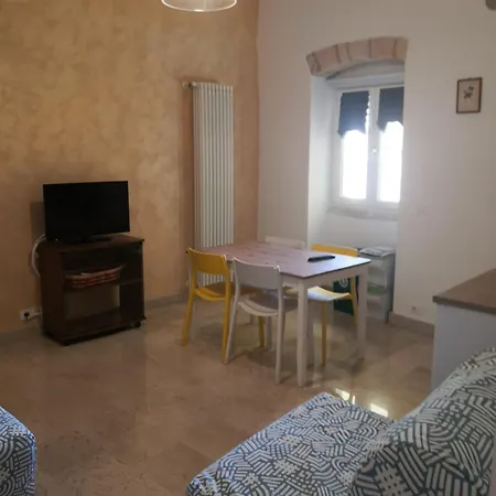 Piazza Garibaldi Bed and Breakfast 3*