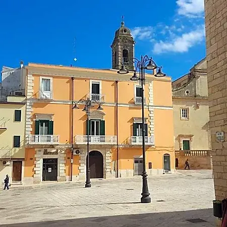 Piazza Garibaldi 3*