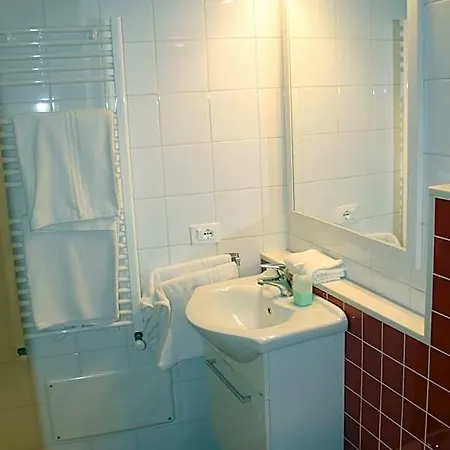 Piazza Garibaldi 3*