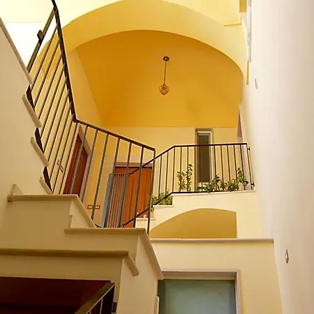 Piazza Garibaldi 3*